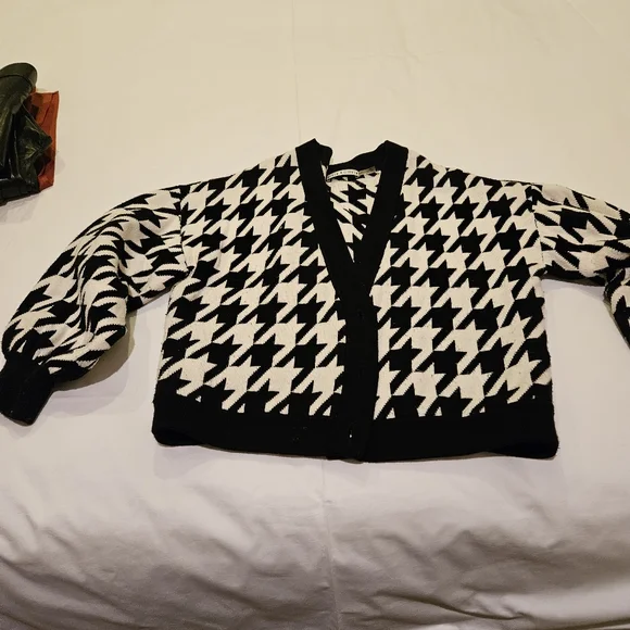 Sweater - Picture 3 of 3